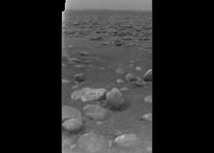 Titan, vu par Huygens. Source : ESA/NASA/University of Arizona